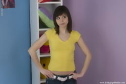 Ariel Rebel in jeans