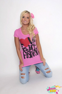 Jessie Kay in ripped jeans