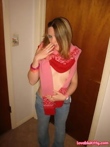 Lovable Kitty in jeans