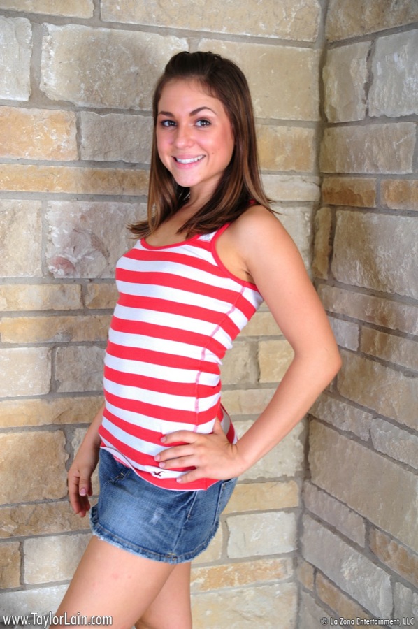 Beautiful bottoms spank Babe nude short skirt